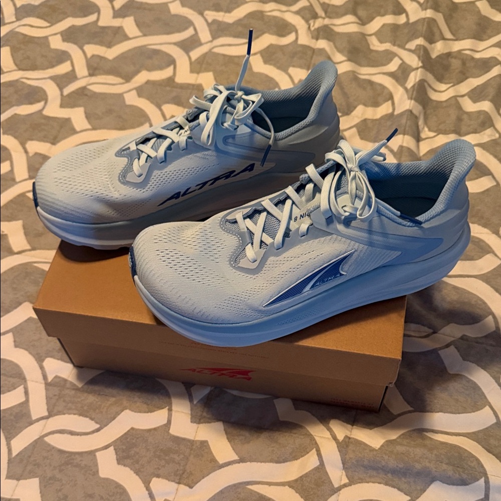 Nearly new Women’s Altra Torrin 8, size 11.5